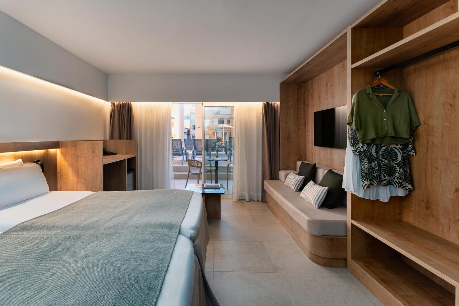 Double Room with Terrace,1756772128:JPEG