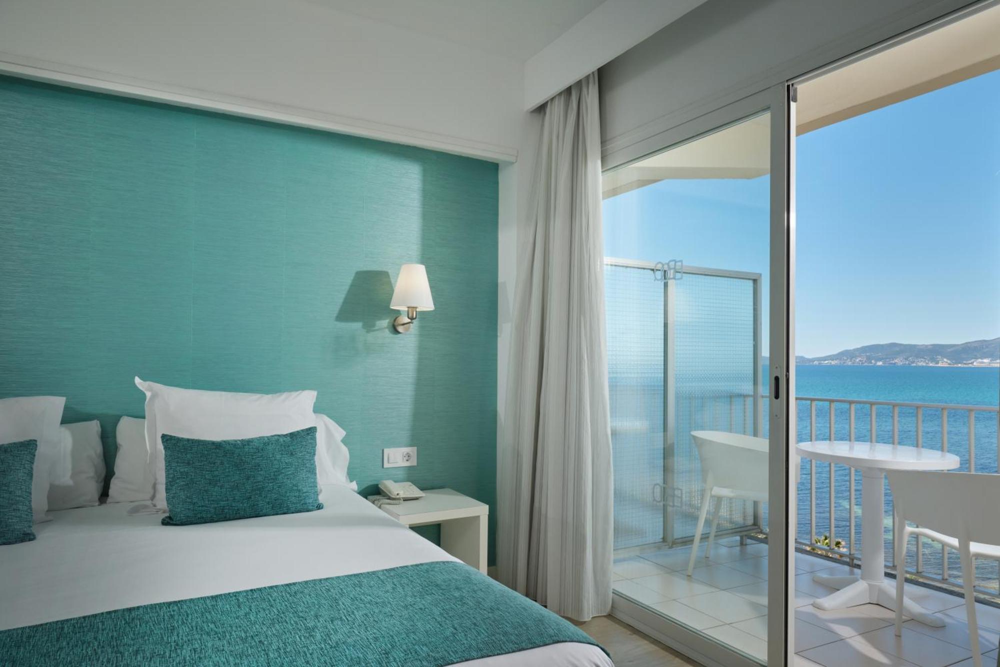 Double or Twin Room Sea View