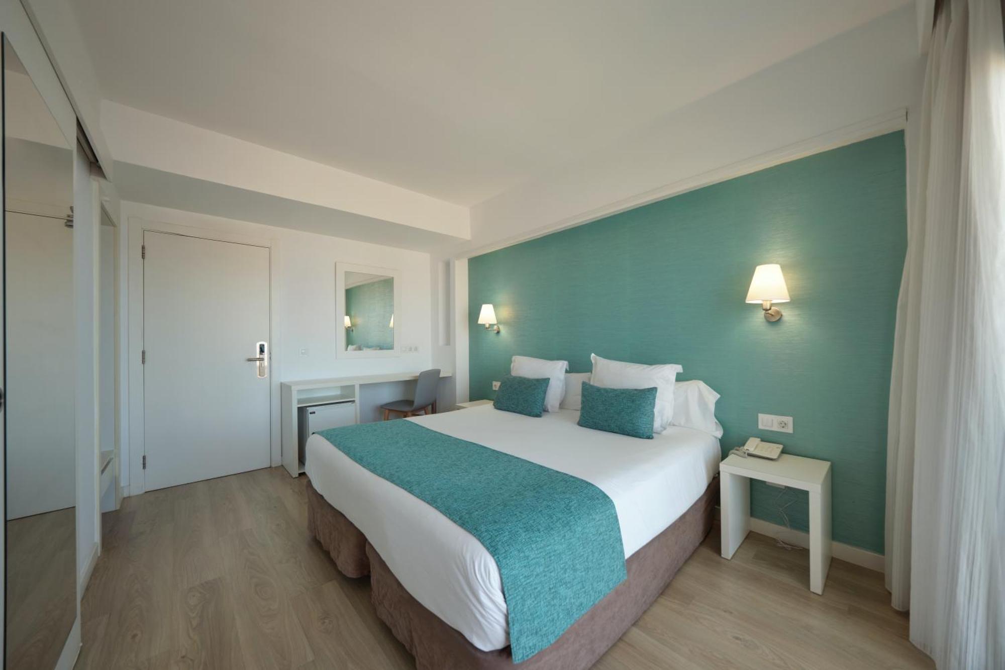 Double or Twin Room Balcony